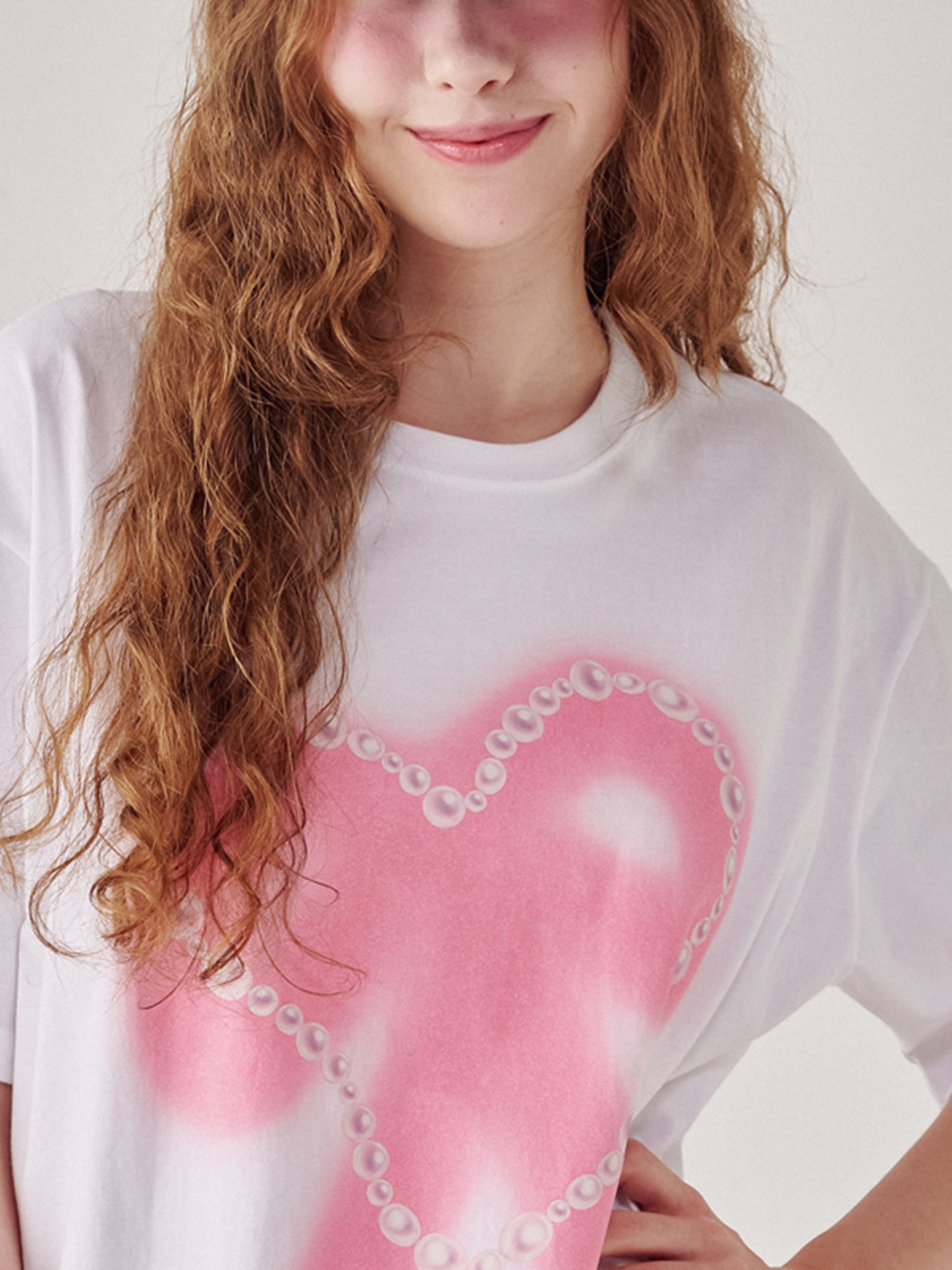 Women's Pearl Heart Ribbon Over Fit T-shirt