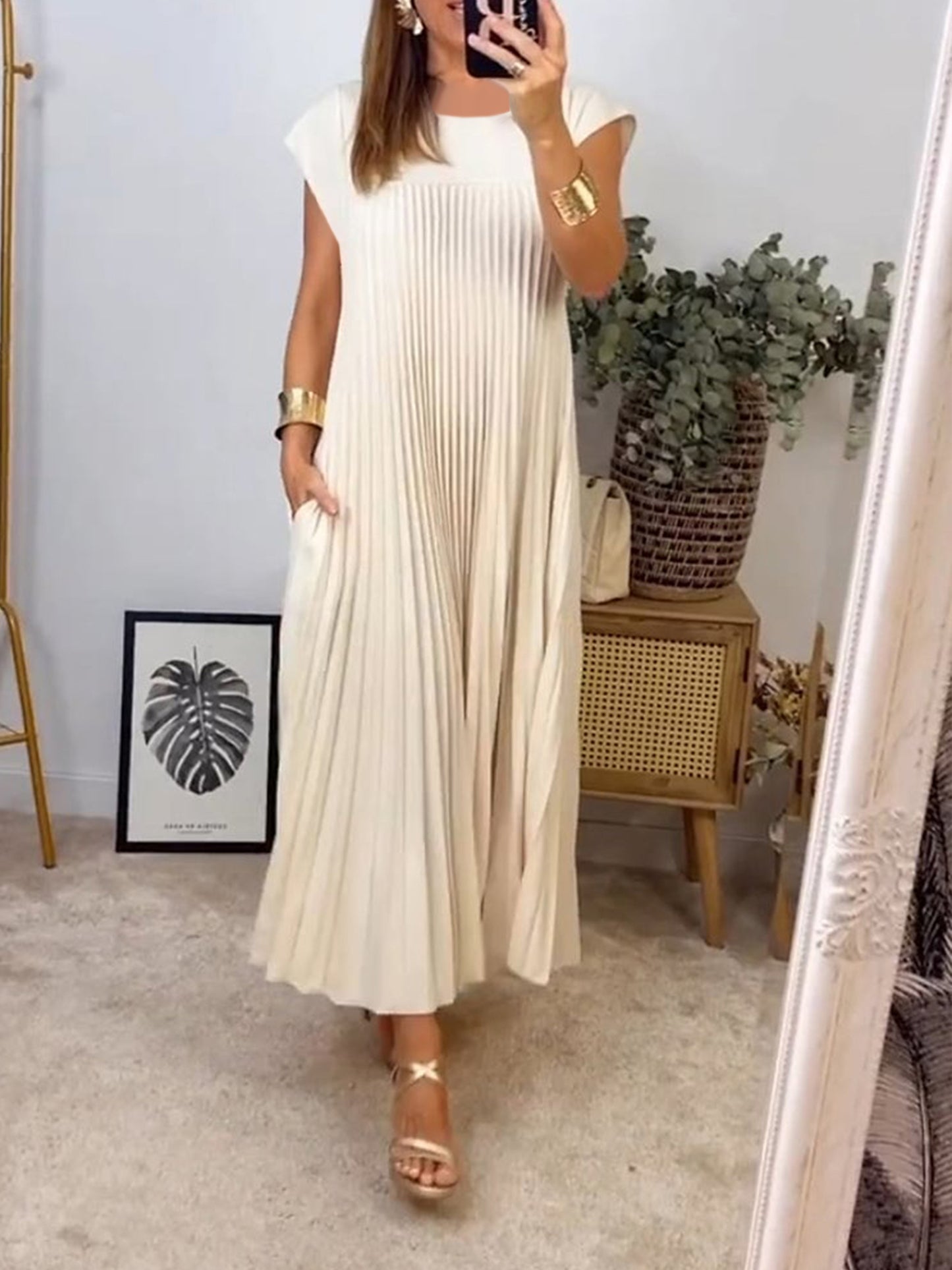 Women's Elegant And Fashionable Round Neck Sleeveless Pleated Long Dress